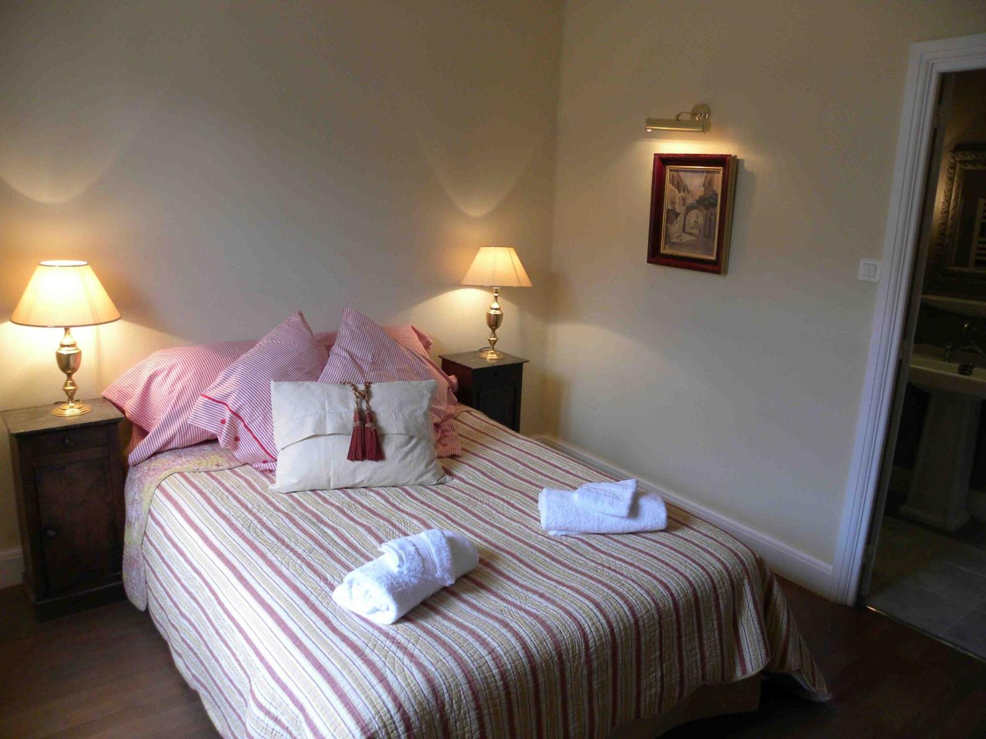 La Trimouille Le Logis Alexandra Bnb מראה חיצוני תמונה