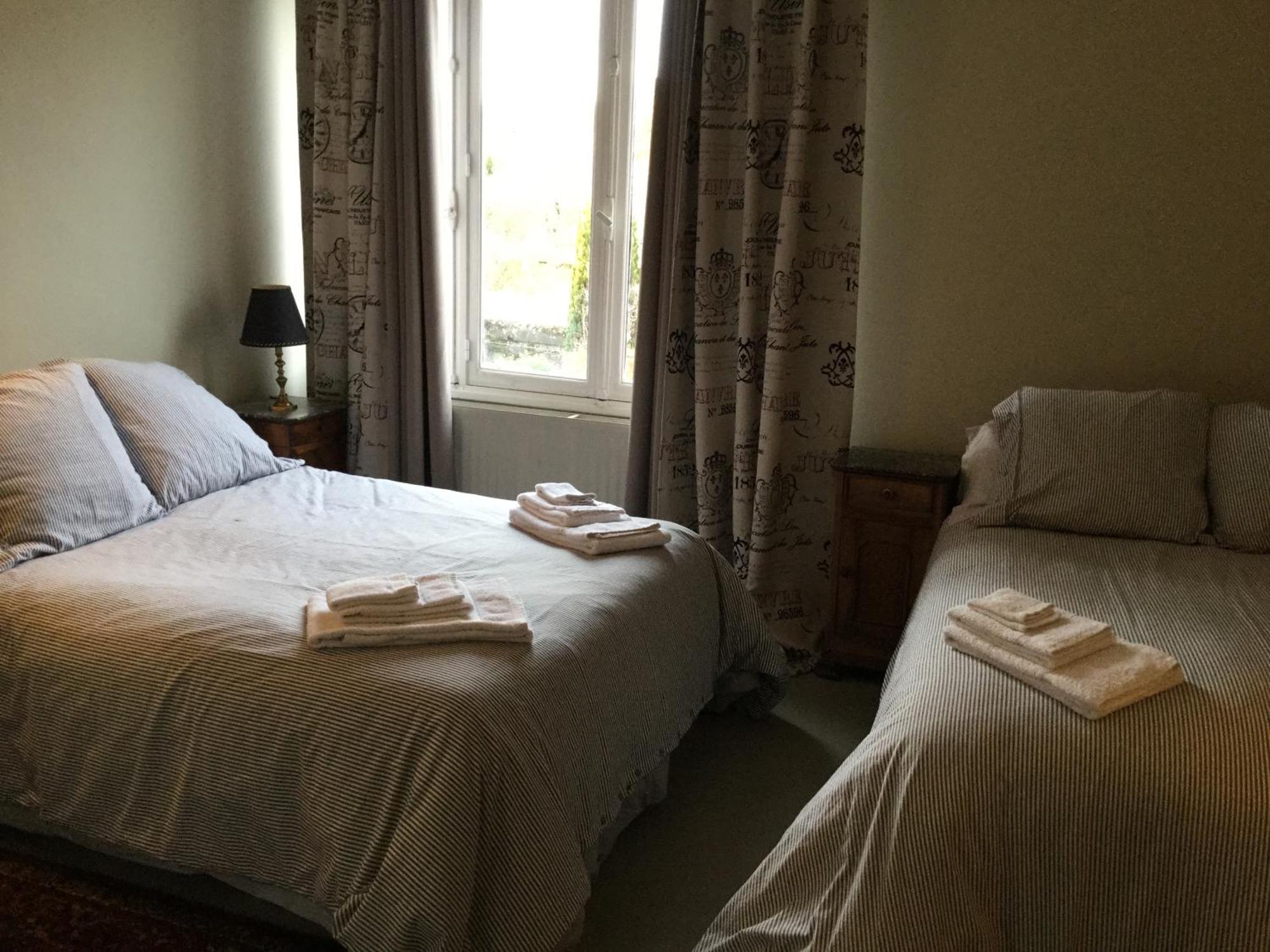 La Trimouille Le Logis Alexandra Bnb מראה חיצוני תמונה
