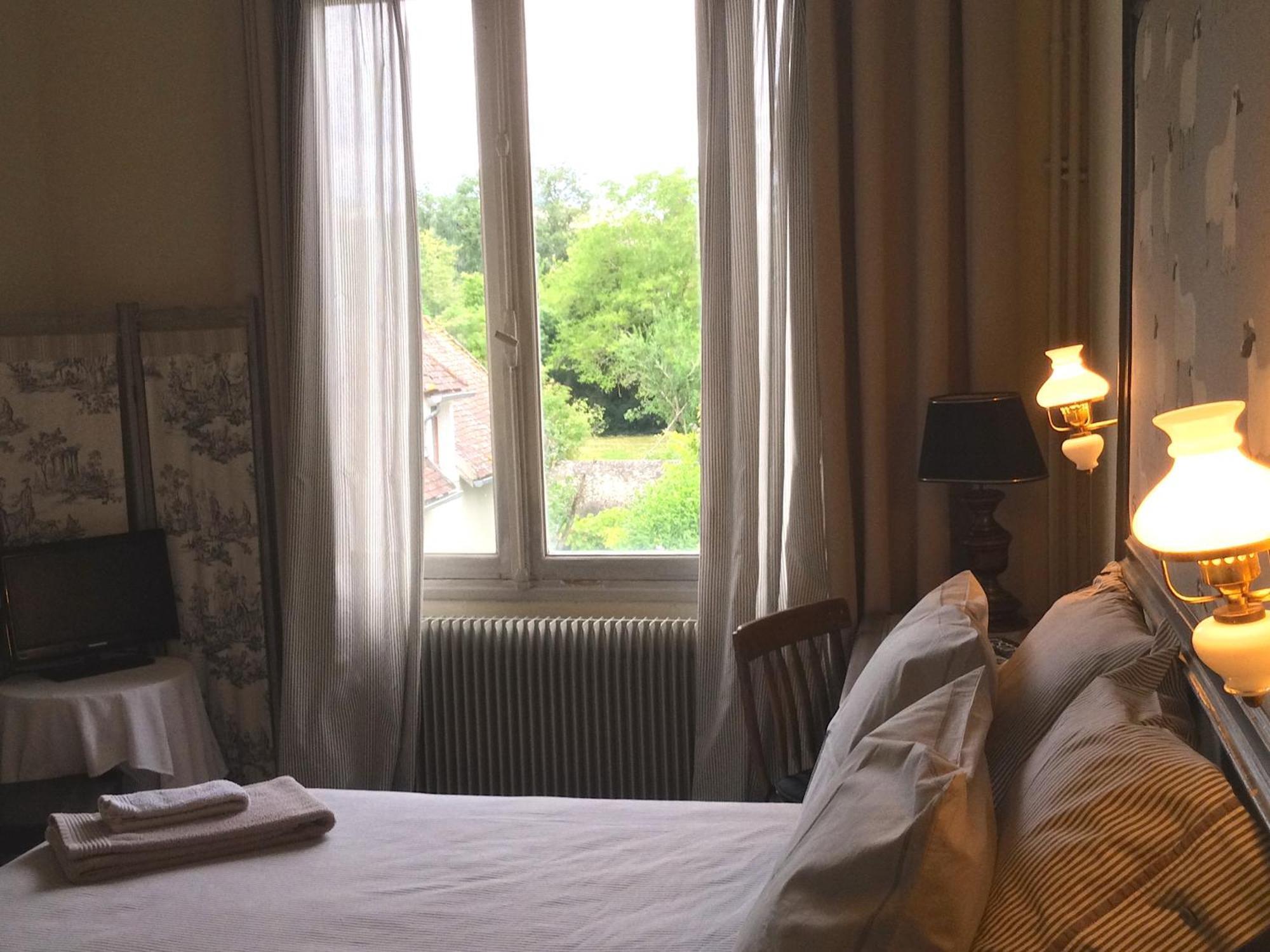 La Trimouille Le Logis Alexandra Bnb מראה חיצוני תמונה